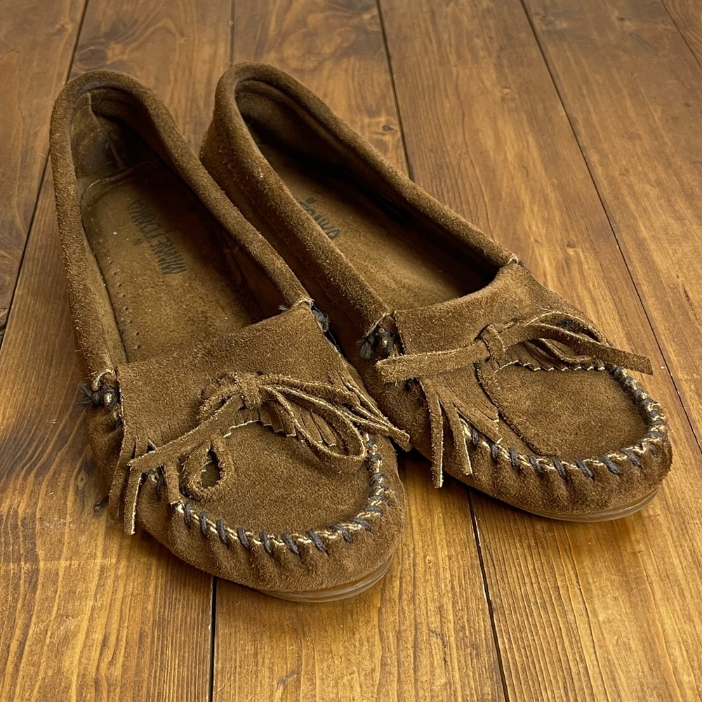 Minnetonka Kilty Brown suede moccasins size 7